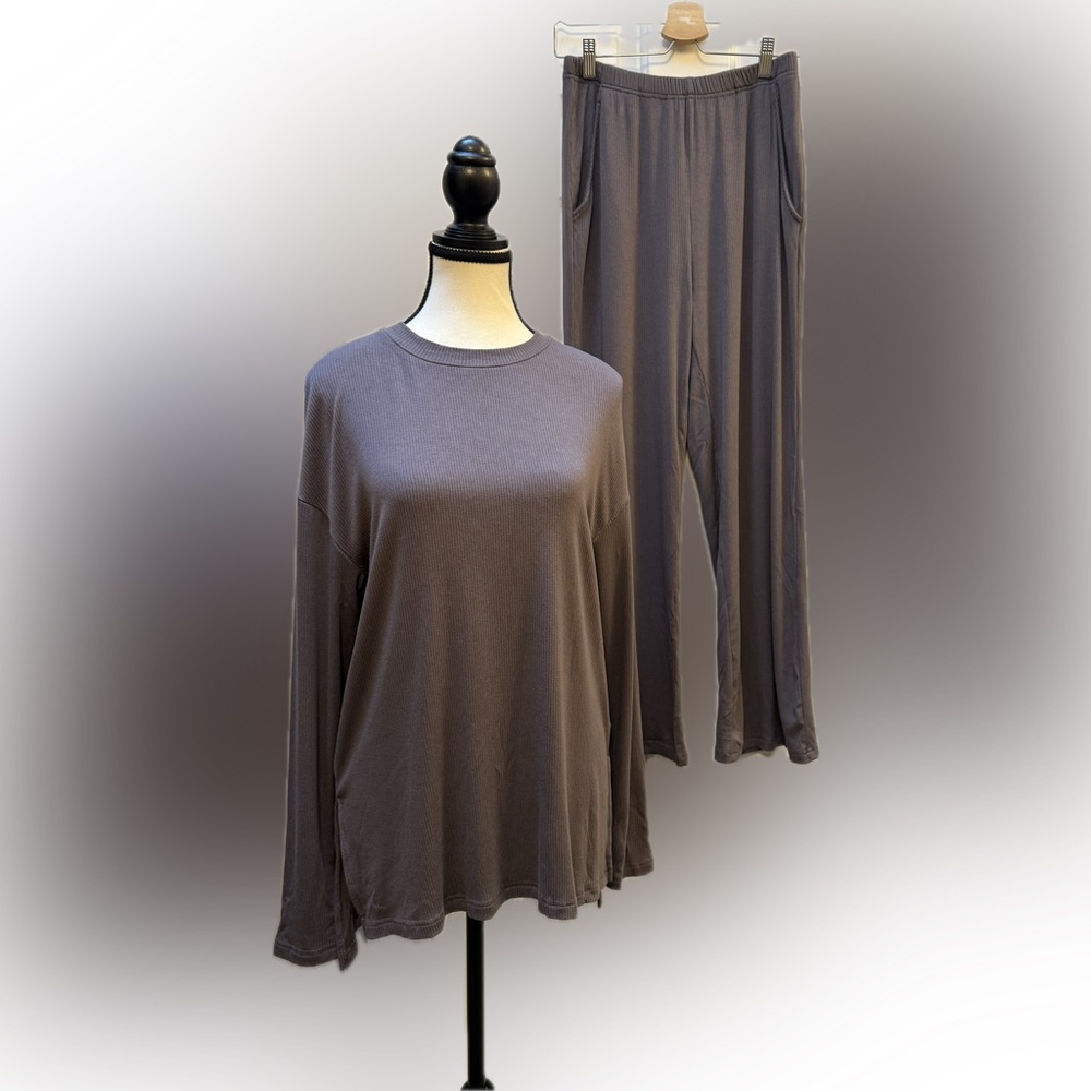 SANDRO Paris 2 piece lounge set like new